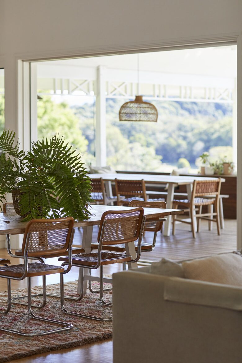 Hilltop Retreat with Infinity Pool and Tennis Court - Myocum, Australia