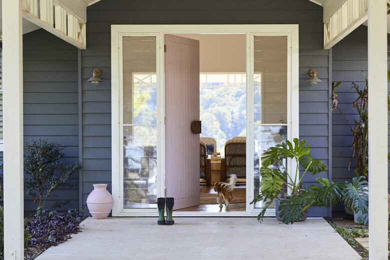 Hilltop Retreat with Infinity Pool and Tennis Court - Myocum, Australia