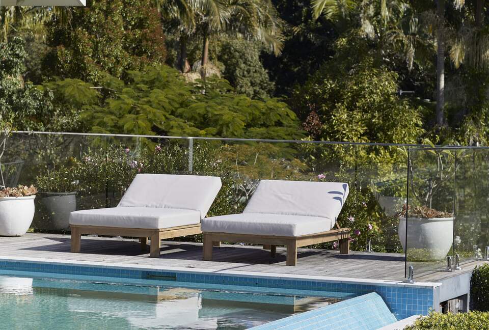 Hilltop Retreat with Infinity Pool and Tennis Court - Myocum, Australia