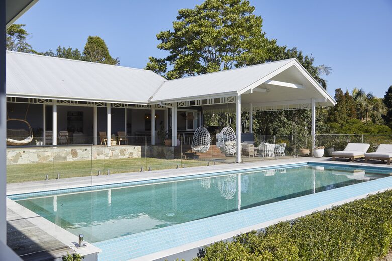 Hilltop Retreat with Infinity Pool and Tennis Court - Myocum, Australia