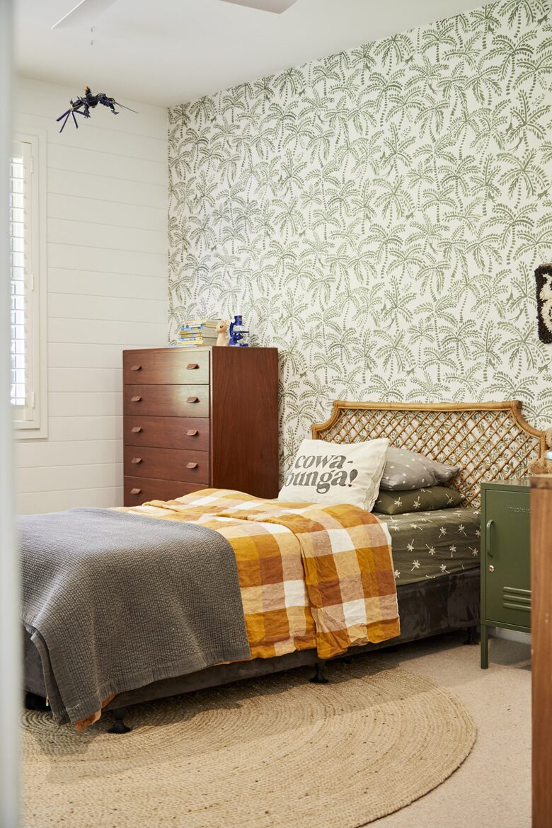 Hilltop Retreat with Infinity Pool and Tennis Court - Myocum, Australia