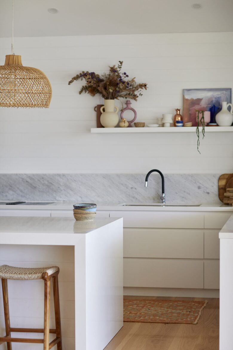 Hilltop Retreat with Infinity Pool and Tennis Court - Myocum, Australia