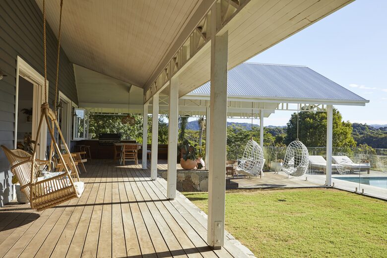 Hilltop Retreat with Infinity Pool and Tennis Court - Myocum, Australia