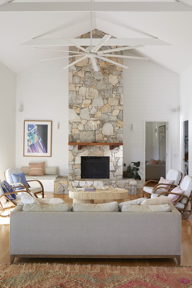 Hilltop Retreat with Infinity Pool and Tennis Court - Myocum, Australia