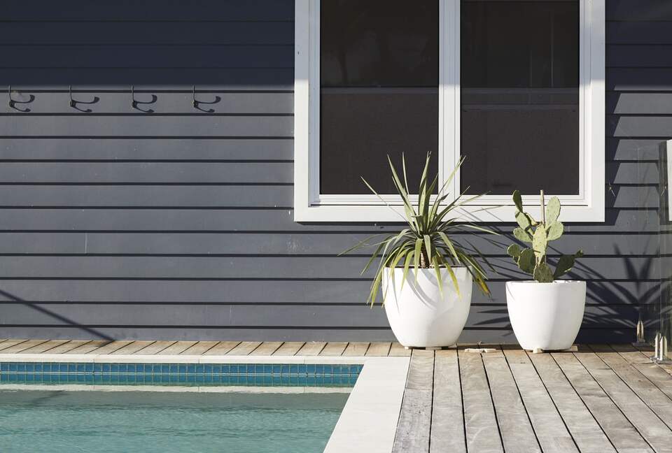 Hilltop Retreat with Infinity Pool and Tennis Court - Myocum, Australia