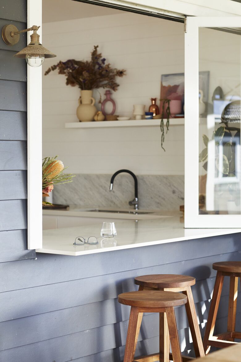 Hilltop Retreat with Infinity Pool and Tennis Court - Myocum, Australia