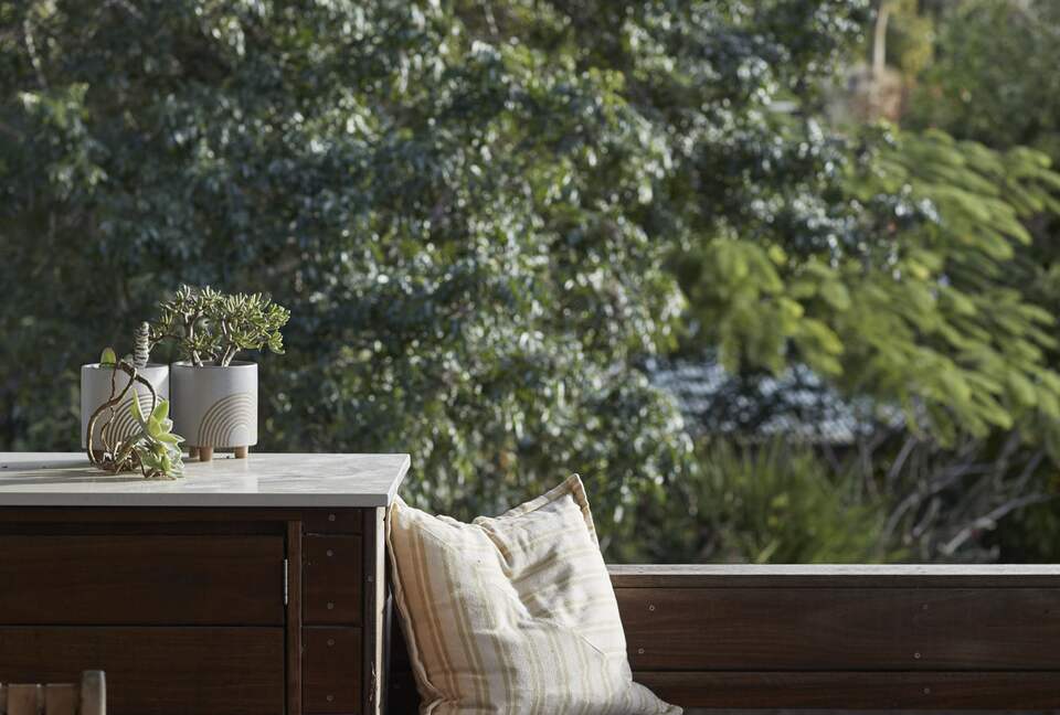 Hilltop Retreat with Infinity Pool and Tennis Court - Myocum, Australia