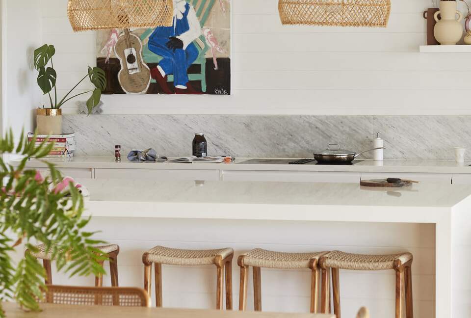 Hilltop Retreat with Infinity Pool and Tennis Court - Myocum, Australia