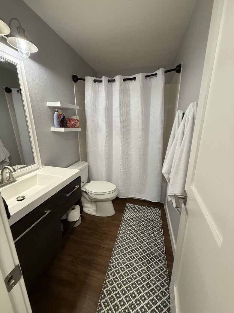 Bright & Comfortable Anchorage Escape - Anchorage, Alaska