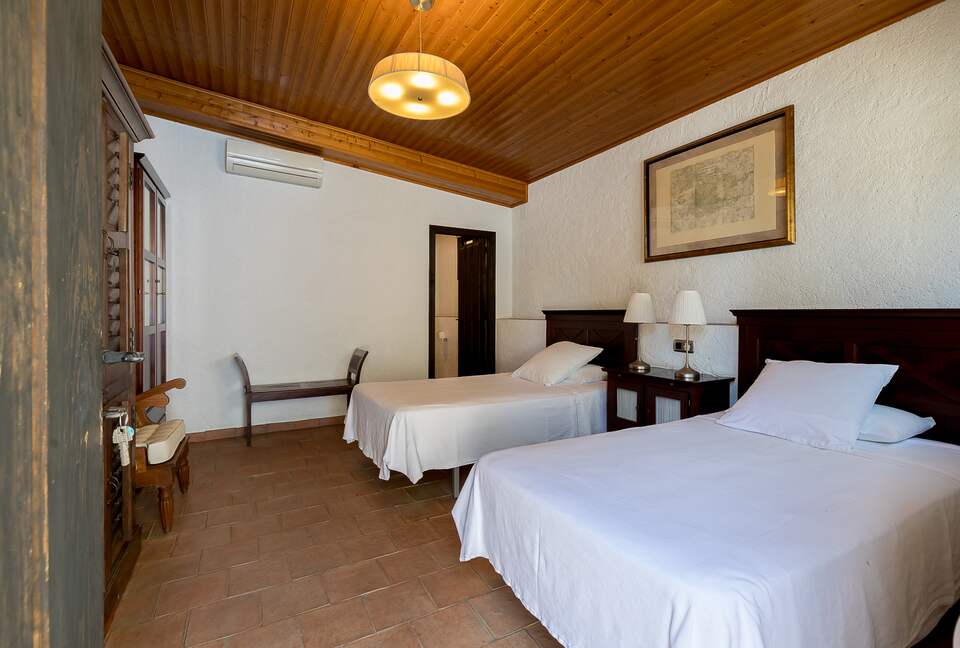 Rustic Elegance in the Heart of Extremadura - Cuacos de Yuste, Spain