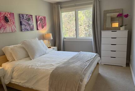 Bright & Comfortable Anchorage Escape - Anchorage, Alaska