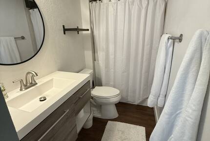 Bright & Comfortable Anchorage Escape - Anchorage, Alaska