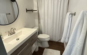 Bright & Comfortable Anchorage Escape - Anchorage, Alaska