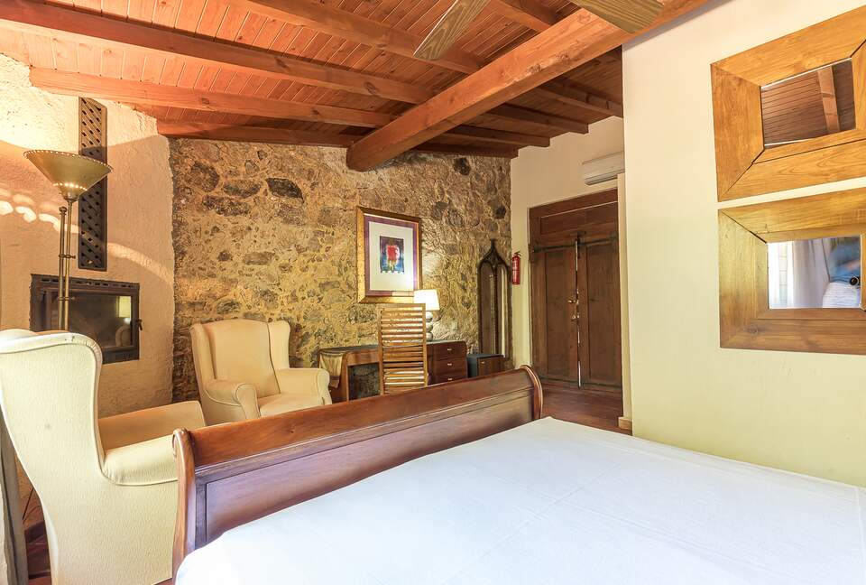 Rustic Elegance in the Heart of Extremadura - Cuacos de Yuste, Spain