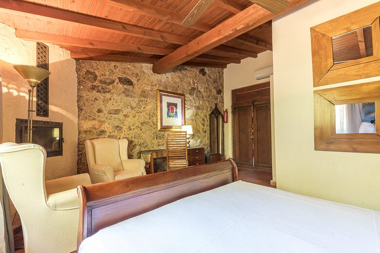 Rustic Elegance in the Heart of Extremadura - Cuacos de Yuste, Spain