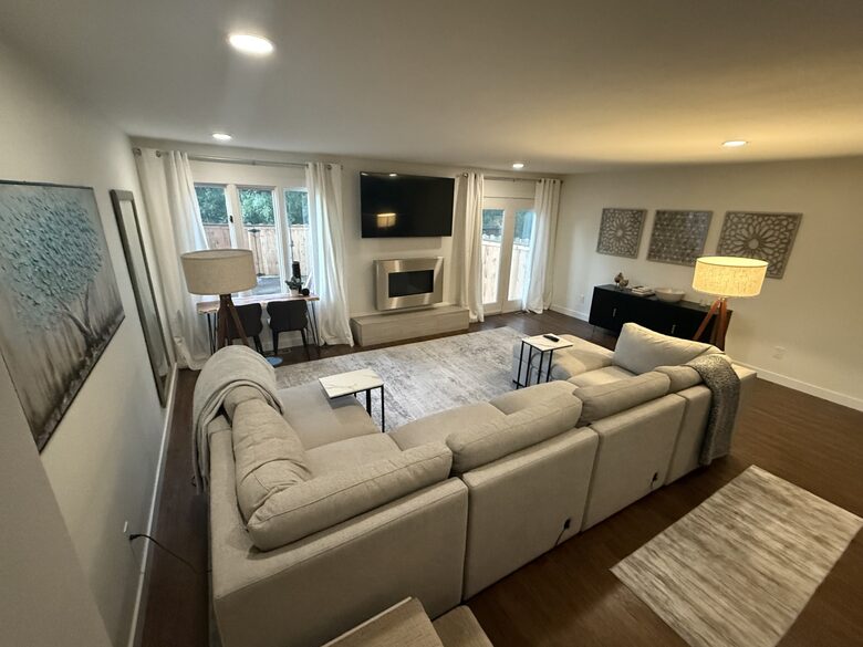 Bright & Comfortable Anchorage Escape - Anchorage, Alaska