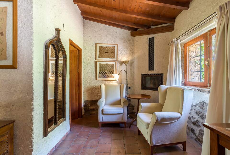 Rustic Elegance in the Heart of Extremadura - Cuacos de Yuste, Spain