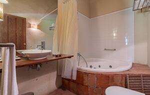 Rustic Elegance in the Heart of Extremadura - Cuacos de Yuste, Spain