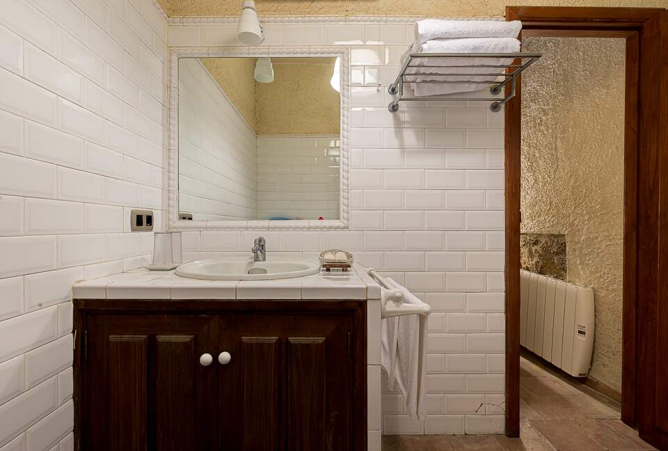 Rustic Elegance in the Heart of Extremadura - Cuacos de Yuste, Spain