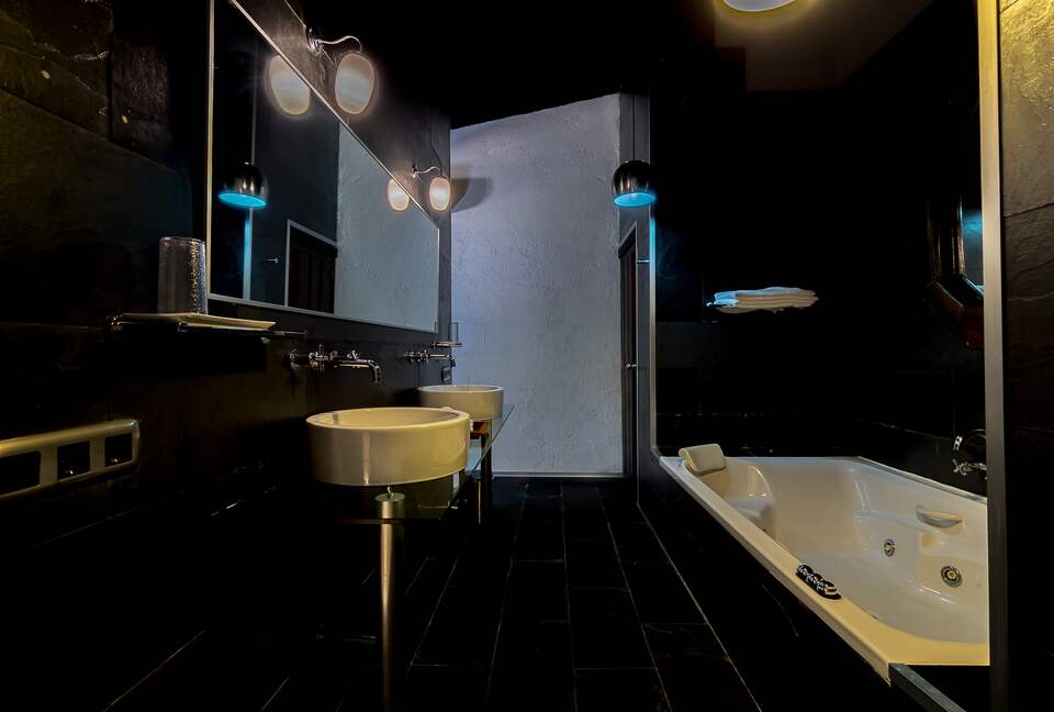 Rustic Elegance in the Heart of Extremadura - Cuacos de Yuste, Spain