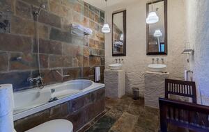 Rustic Elegance in the Heart of Extremadura - Cuacos de Yuste, Spain