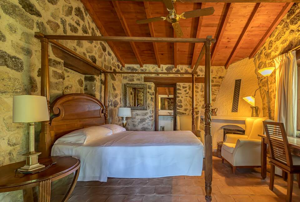 Rustic Elegance in the Heart of Extremadura - Cuacos de Yuste, Spain