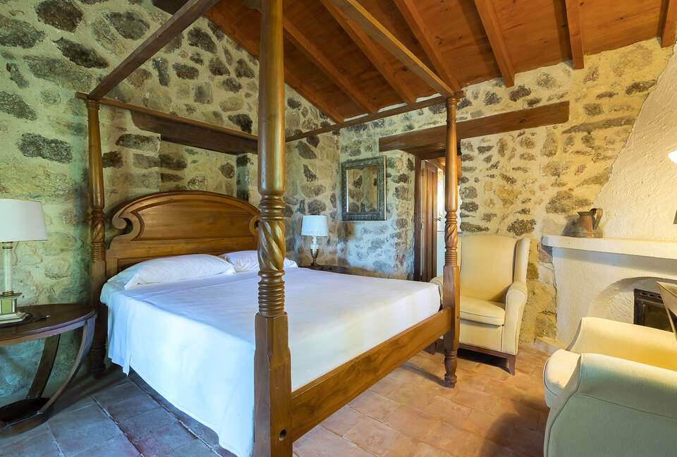 Rustic Elegance in the Heart of Extremadura - Cuacos de Yuste, Spain