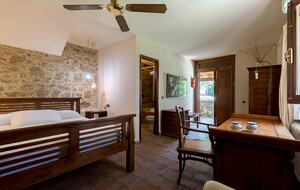 Rustic Elegance in the Heart of Extremadura - Cuacos de Yuste, Spain