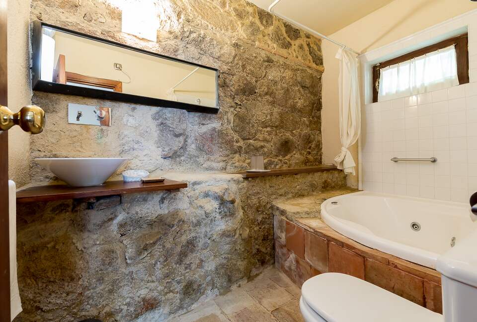 Rustic Elegance in the Heart of Extremadura - Cuacos de Yuste, Spain