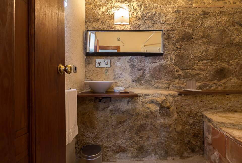 Rustic Elegance in the Heart of Extremadura - Cuacos de Yuste, Spain