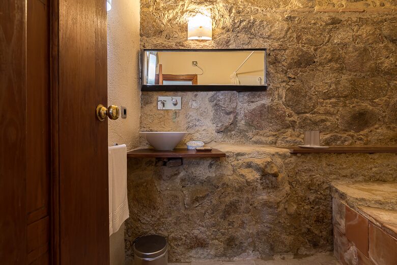 Rustic Elegance in the Heart of Extremadura - Cuacos de Yuste, Spain