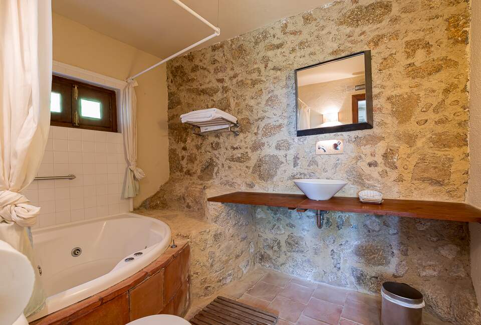 Rustic Elegance in the Heart of Extremadura - Cuacos de Yuste, Spain