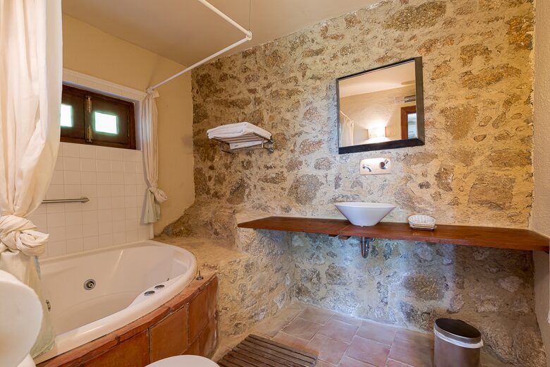 Rustic Elegance in the Heart of Extremadura - Cuacos de Yuste, Spain