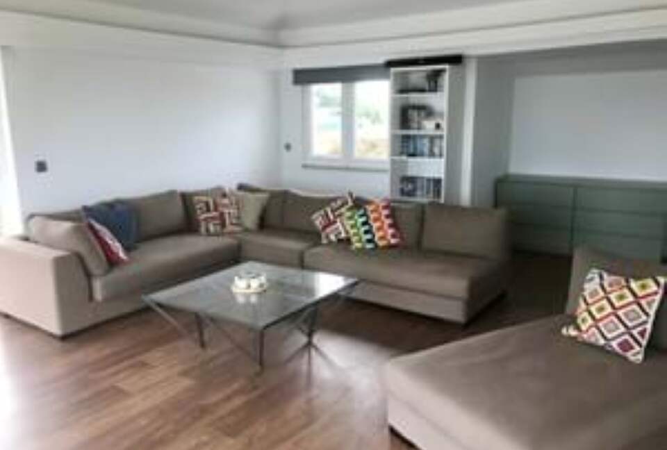 Refined Family Estate Near Ericeira’s Surf & Heritage - Carvoeira, Portugal