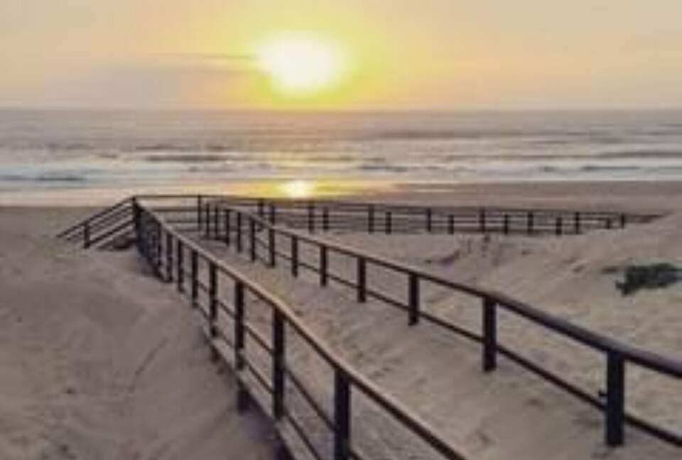 Refined Family Estate Near Ericeira’s Surf & Heritage - Carvoeira, Portugal