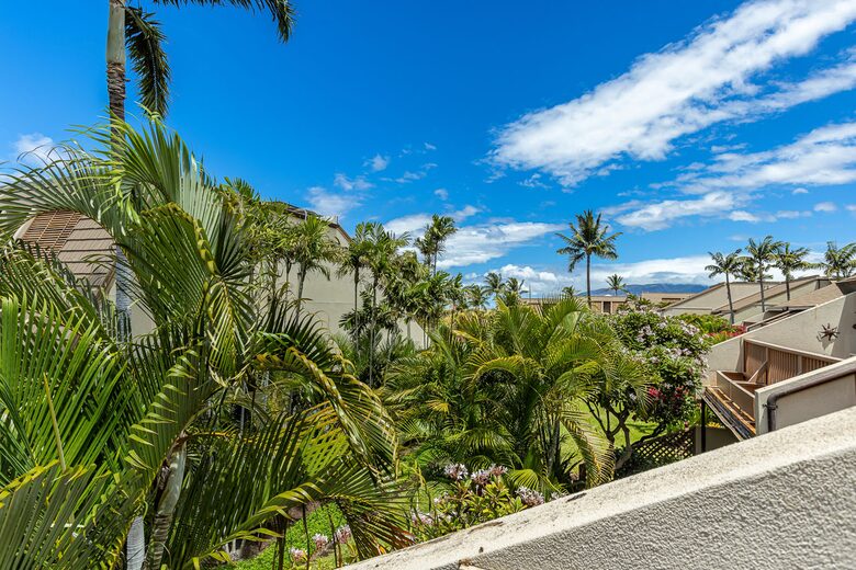 Island Living Steps from Kamaole Beach III - Kihei, Hawaii