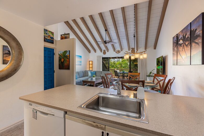 Island Living Steps from Kamaole Beach III - Kihei, Hawaii