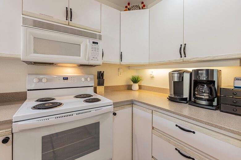 Island Living Steps from Kamaole Beach III - Kihei, Hawaii