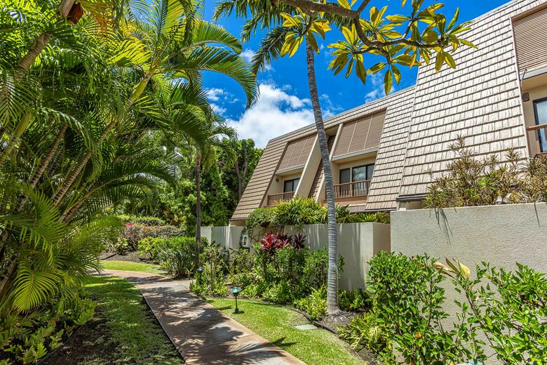 Island Living Steps from Kamaole Beach III - Kihei, Hawaii