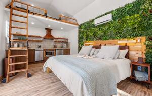 Luxury Tiny Home Escape Near Wimberley Winery - Wimberly, Texas