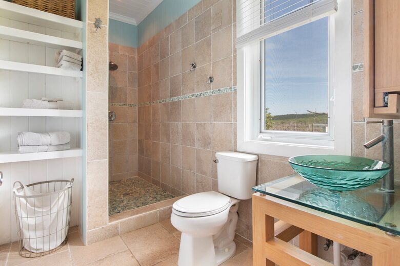 Steps from French Leave Beach | Spacious Luxury in Governor’s Harbour - Governor's Harbour, Bahamas