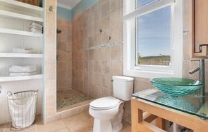 Steps from French Leave Beach | Spacious Luxury in Governor’s Harbour - Governor's Harbour, Bahamas