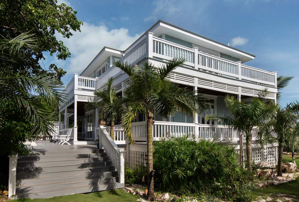 Steps from French Leave Beach | Spacious Luxury in Governor’s Harbour - Governor's Harbour, Bahamas
