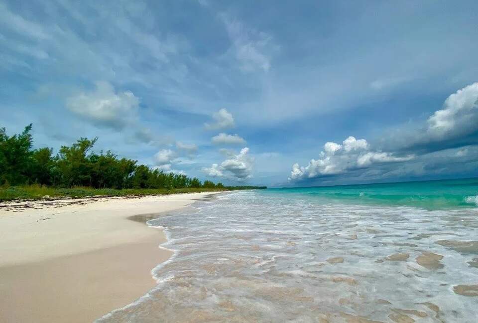 Steps from French Leave Beach | Spacious Luxury in Governor’s Harbour - Governor's Harbour, Bahamas