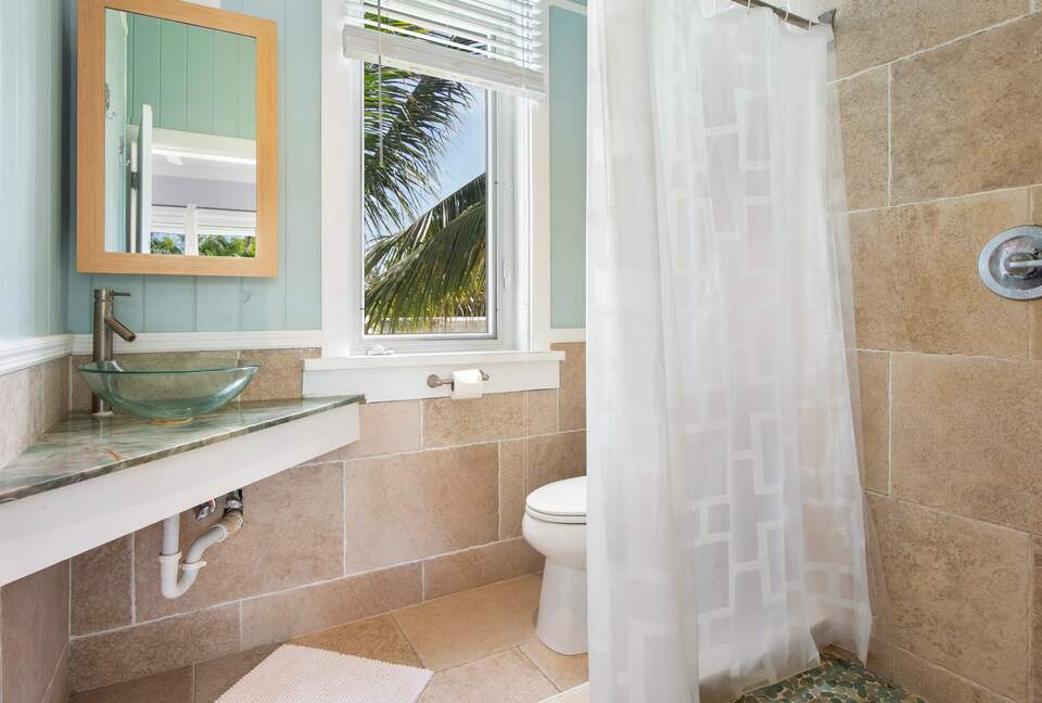 Steps from French Leave Beach | Spacious Luxury in Governor’s Harbour - Governor's Harbour, Bahamas