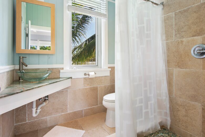 Steps from French Leave Beach | Spacious Luxury in Governor’s Harbour - Governor's Harbour, Bahamas