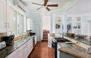 Steps from French Leave Beach | Spacious Luxury in Governor’s Harbour - Governor's Harbour, Bahamas