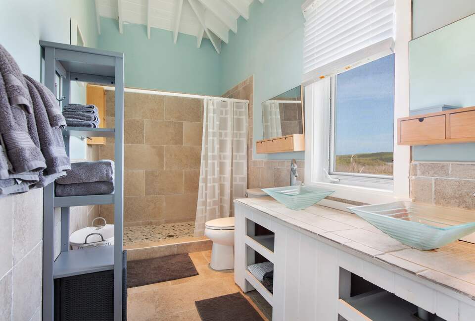 Steps from French Leave Beach | Spacious Luxury in Governor’s Harbour - Governor's Harbour, Bahamas