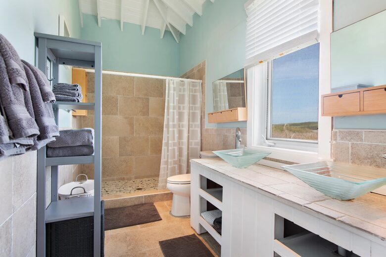 Steps from French Leave Beach | Spacious Luxury in Governor’s Harbour - Governor's Harbour, Bahamas
