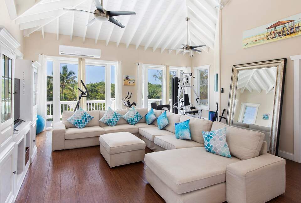 Steps from French Leave Beach | Spacious Luxury in Governor’s Harbour - Governor's Harbour, Bahamas